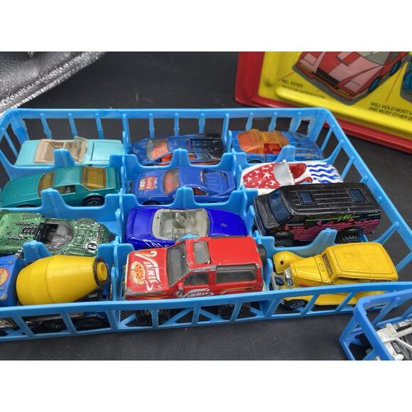 Vintage Tara Toy 24 Car Case Red # 20150 Including 22 Cars Hot Wheels Matchbox - Picture 2 of 16